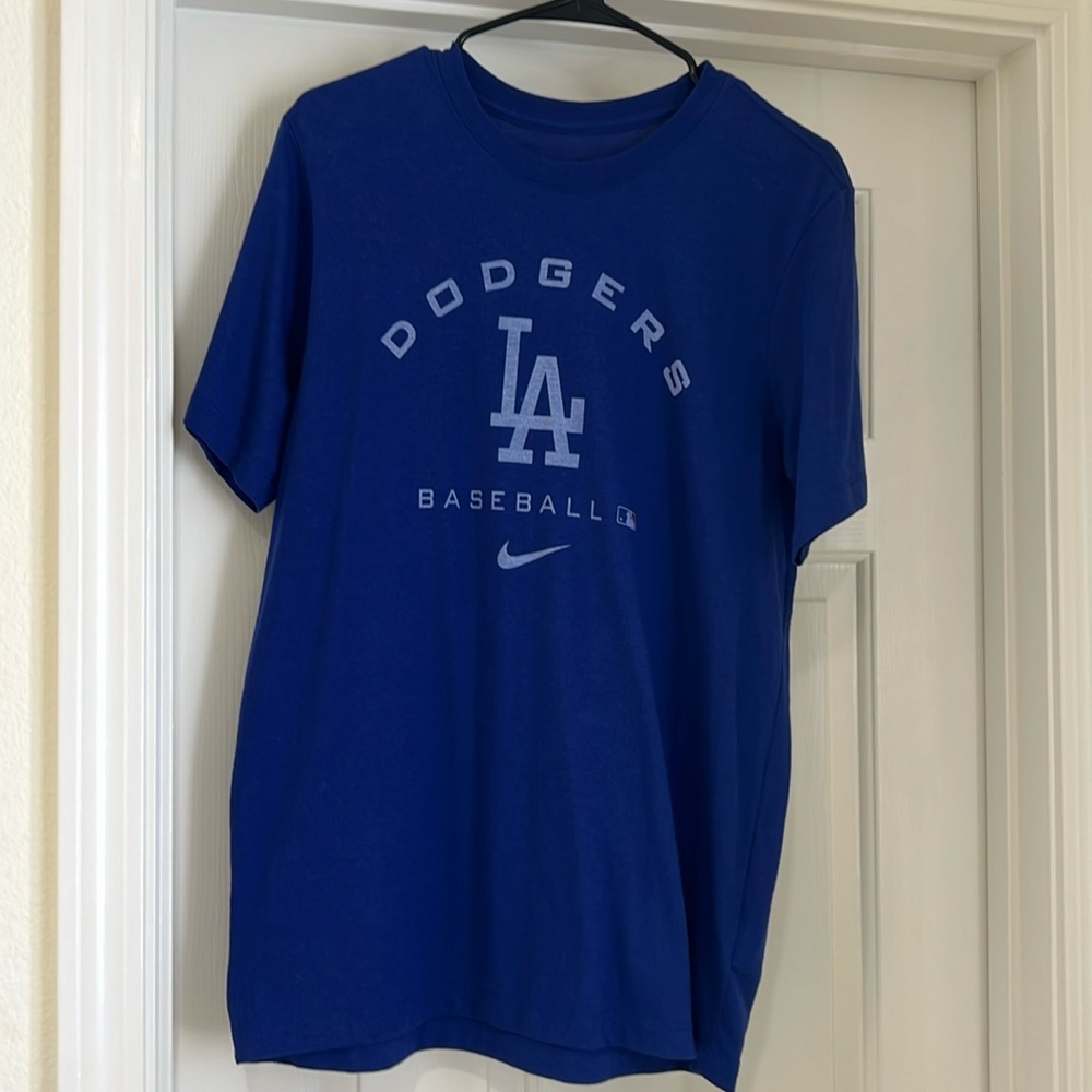 Men’s The Nike Tee Dri-Fit Dodgers Tee Shirt, Size Medium